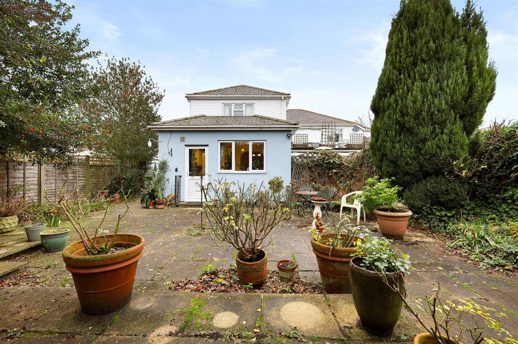 Annexe Courtyard