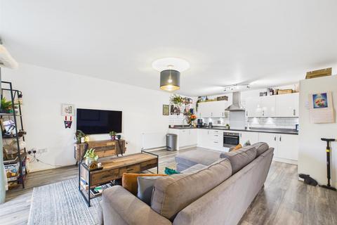 1 bedroom flat for sale, Iron Railway Close, Coulsdon CR5