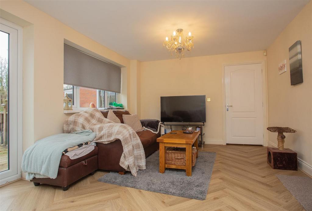 Lounge/Dining Room