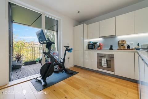 1 bedroom flat for sale, Murrain Road, Kimpton Court, N4