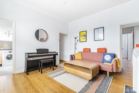 1 bedroom flat to rent, Falcon Road, London, SW11