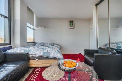 Studio for sale, Wokingham Road, Bracknell, Berkshire
