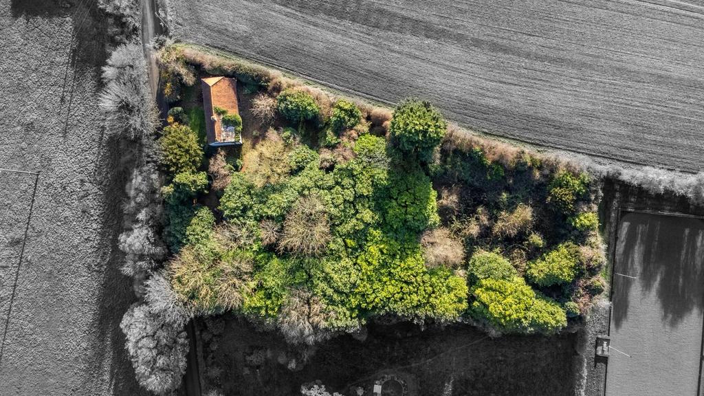 Approx One Acre Grounds