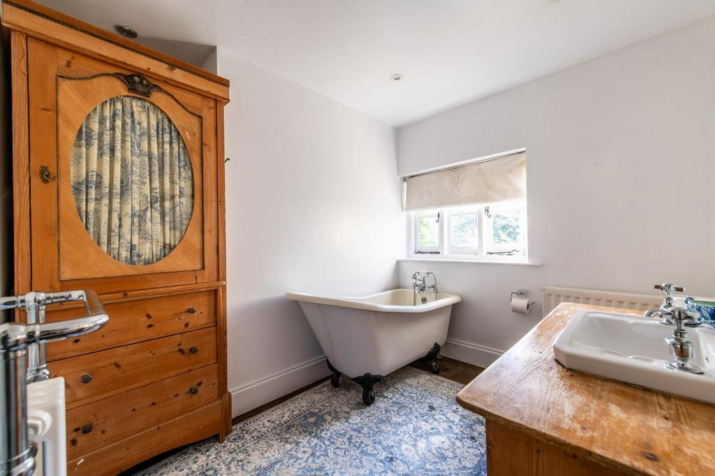 En-Suite Bathroom