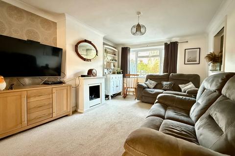 3 bedroom semi-detached house for sale, Lonsdale Drive, Gillingham ME8