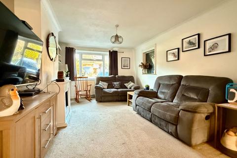 3 bedroom semi-detached house for sale, Lonsdale Drive, Gillingham ME8