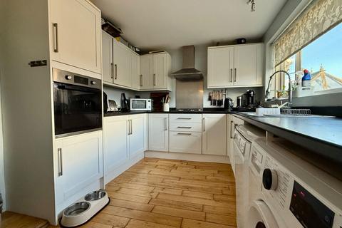 3 bedroom semi-detached house for sale, Lonsdale Drive, Gillingham ME8