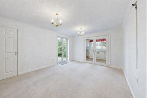 2 bedroom flat for sale, Torkington Gardens, Stamford