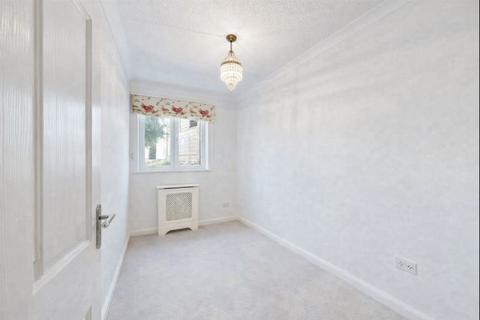 2 bedroom flat for sale, Torkington Gardens, Stamford