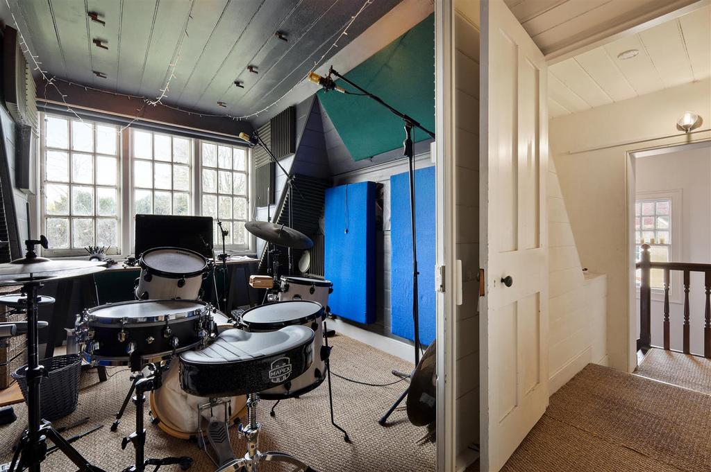 Bedroom/Hobby Room