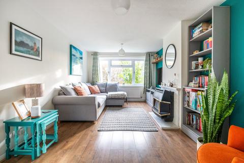 4 bedroom end of terrace house for sale, Ormesby Road, Badersfield
