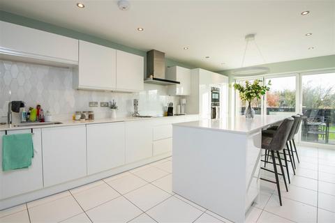 4 bedroom detached house for sale, Swallowfield, Preston PR4