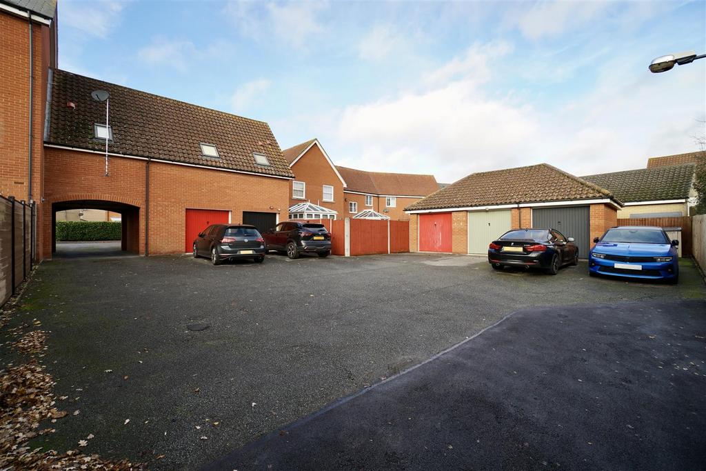 Parking/garage