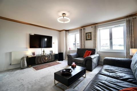 4 bedroom semi-detached house for sale, Gavin Way, Highwoods, Colchester