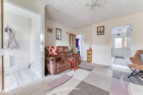 undefined, Silver Gardens, Belton