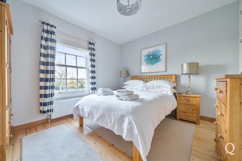 2 bedroom end of terrace house for sale, Rodmersham Green, Rodmersham, Sittingbourne, Kent, ME9