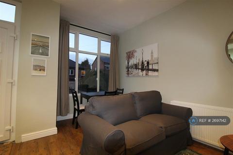 2 bedroom terraced house to rent, Woodside Place, Leeds, LS4
