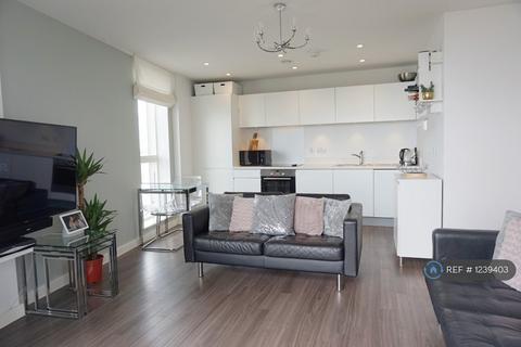 2 bedroom flat to rent, Wainwright Avenue, Greenhithe, DA9