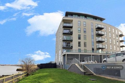 2 bedroom flat to rent, Wainwright Avenue, Greenhithe, DA9
