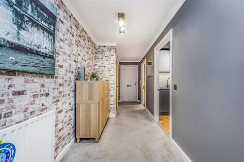 2 bedroom flat for sale, Beaconsfield Road, Waterlooville PO7