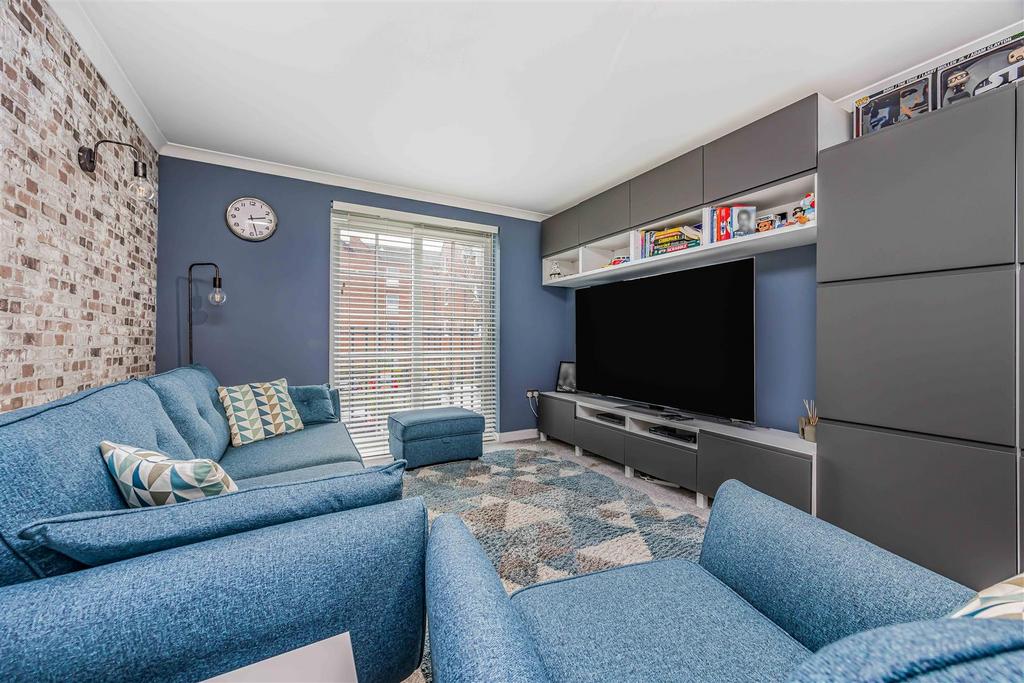 Flat 5, Elizabeth House, Besconsfield Road, Waterl