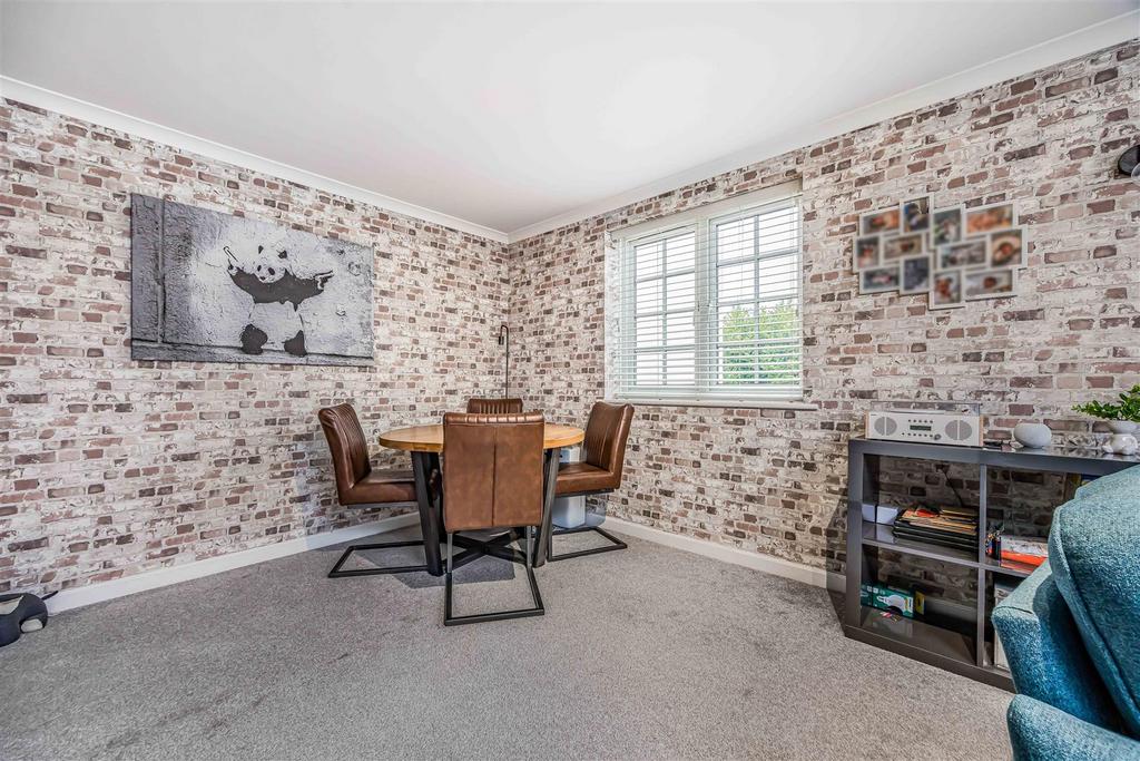 Flat 5, Elizabeth House, Besconsfield Road, Waterl