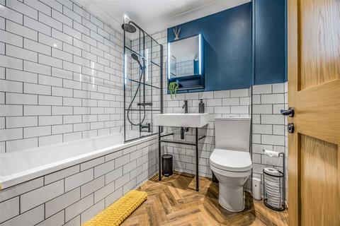 2 bedroom flat for sale, Beaconsfield Road, Waterlooville PO7
