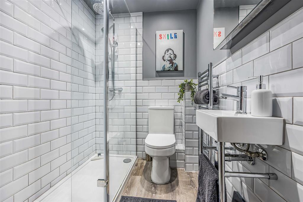 Flat 5, Elizabeth House, Besconsfield Road, Waterl