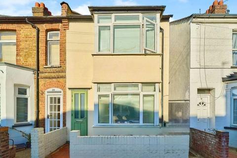 3 bedroom end of terrace house for sale, Harwoods Road, Watford WD18