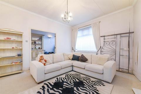 3 bedroom end of terrace house for sale, Railway Road, Chorley