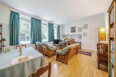 2 bedroom flat for sale, Harestone Valley Road, Caterham CR3