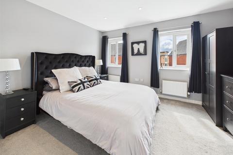 undefined, Longhorn Avenue, Gloucester