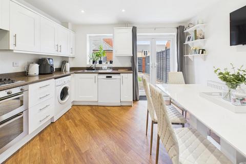 undefined, Longhorn Avenue, Gloucester