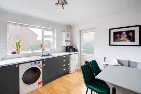 2 bedroom end of terrace house for sale, Grosvenor Road, Lower Gornal, Dudley, West Midlands, DY3