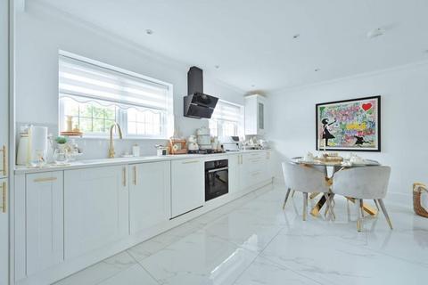 3 bedroom semi-detached house for sale, Bushey Heath, WD23