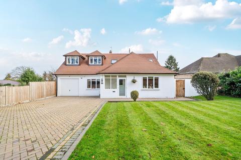 4 bedroom detached bungalow for sale, Tupwood Lane, Caterham CR3