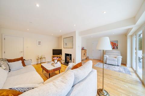 4 bedroom detached bungalow for sale, Tupwood Lane, Caterham CR3