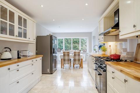 4 bedroom detached bungalow for sale, Tupwood Lane, Caterham CR3