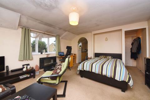 undefined, Vincenzo Close, Hatfield AL9