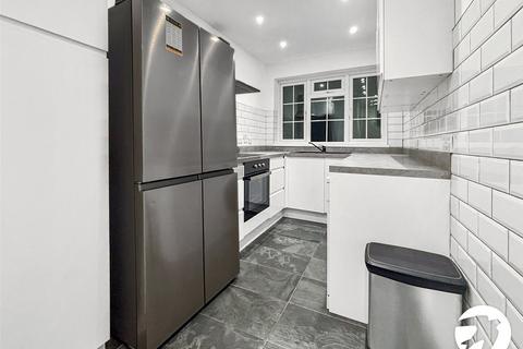 2 bedroom semi-detached house to rent, Lion Road, Bexleyheath, DA6