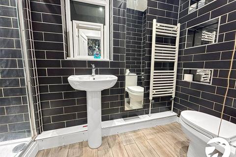 2 bedroom semi-detached house to rent, Lion Road, Bexleyheath, DA6