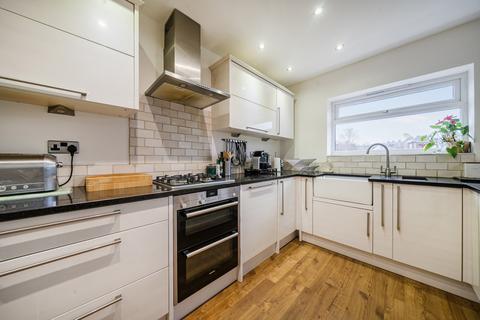 4 bedroom semi-detached house for sale, Oak Tree Gardens, Bromley