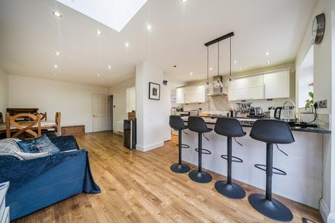 4 bedroom semi-detached house for sale, Oak Tree Gardens, Bromley
