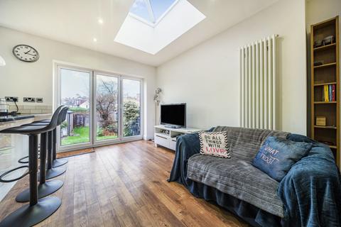 4 bedroom semi-detached house for sale, Oak Tree Gardens, Bromley