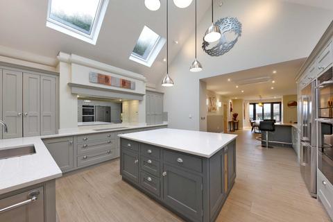6 bedroom detached house for sale, Priests Paddock, Beaconsfield, Buckinghamshire, HP9