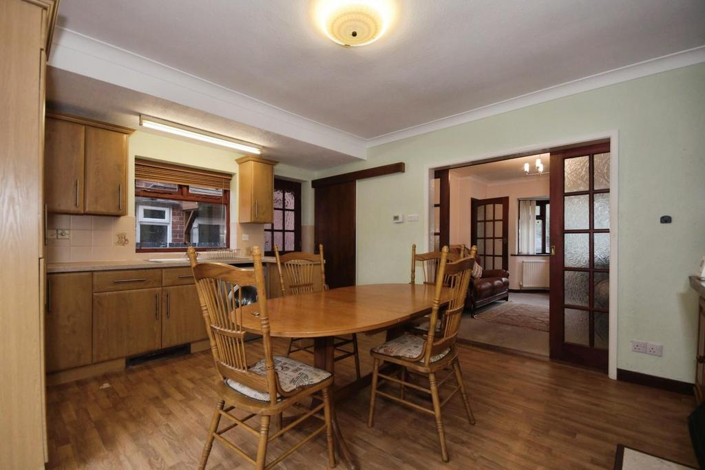 KITCHEN 03.jpg