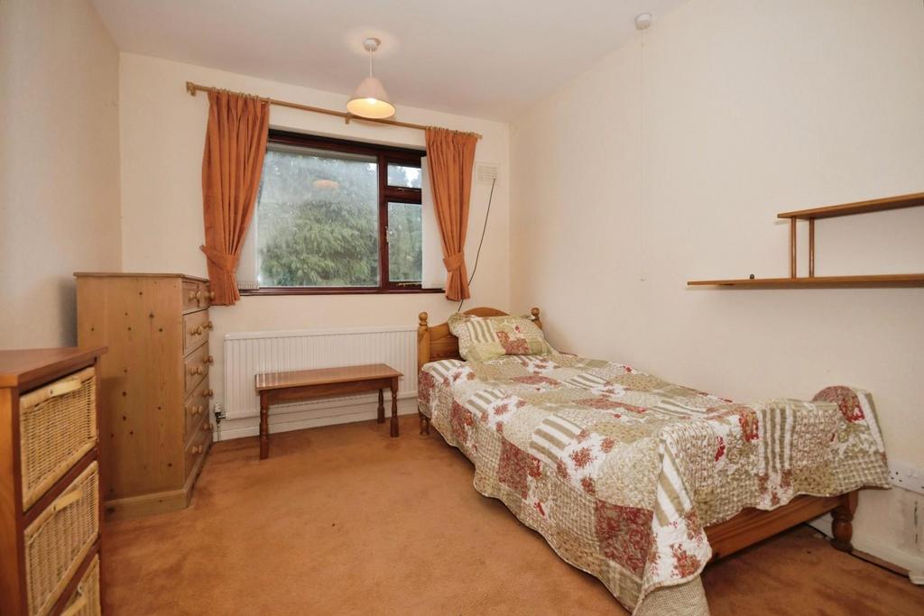 BEDROOM 2 02.jpg
