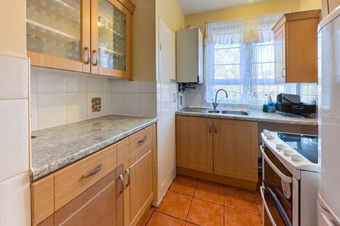 2 bedroom flat for sale, Melford Road, London SE22