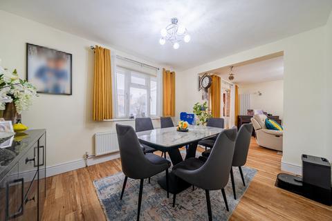 4 bedroom detached house for sale, Hayesford Park Drive, Bromley, Kent