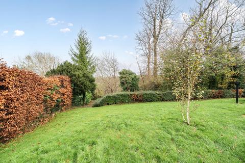 undefined, Tupwood Lane, Caterham CR3